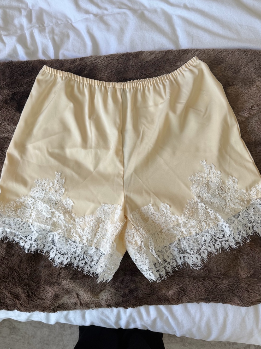 Cider Cream Lace-Trim Silk Shorts
